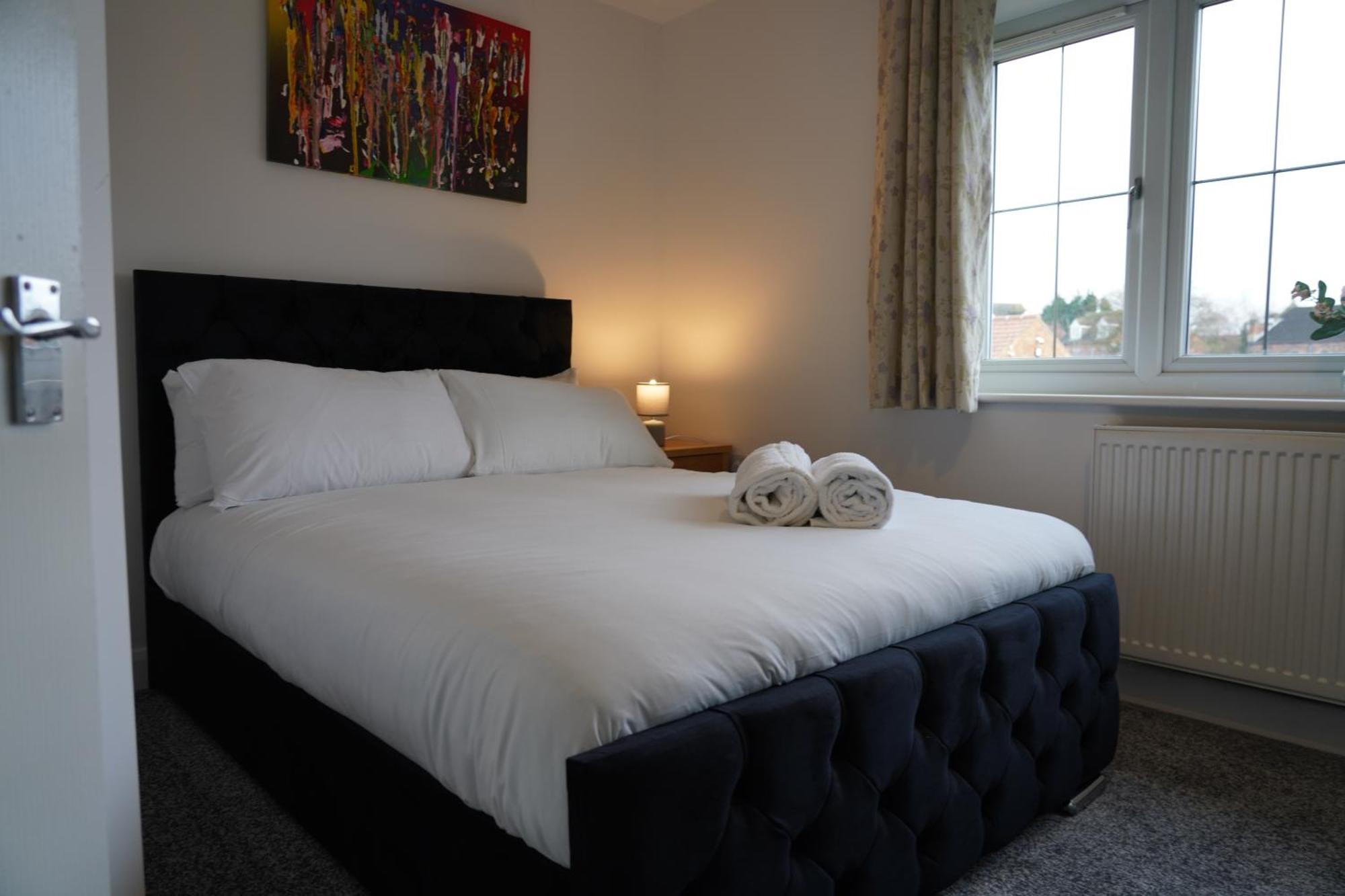 8 Double Beds In A 5 Bedroom House, Pets Welcome 埃普沃思 外观 照片
